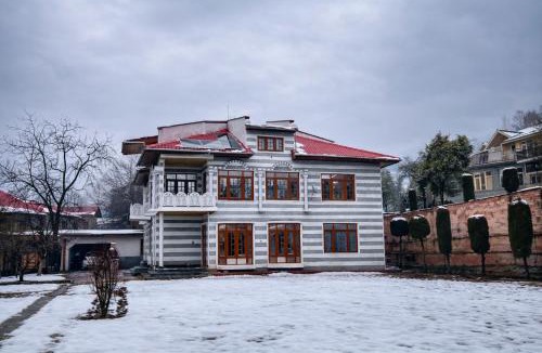 Nishat-Shalimar House | Mountain and peace homestay