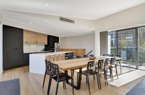 Bright House | Mountain Mist Retreat - 6 Bedrooms