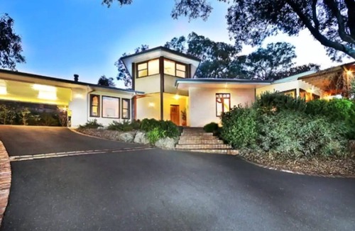 Eltham North House | Mountain-top Mudbrick Mansion