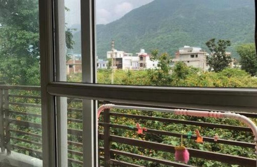 Bullawala Apartment | mountain view