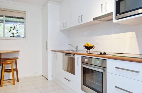 Mount Evelyn Apartment | Mountain View Retreat, self contained, private and pet friendly