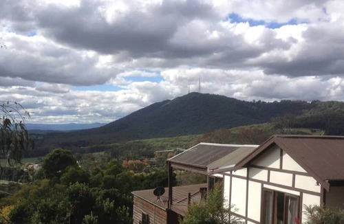 The Basin House | Mountain View Spa Cottage