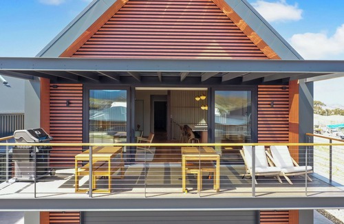 Jindabyne House | Mountain Views ~Balcony w BBQ ~ Elevator + Accessibility Friendly ~ Garage