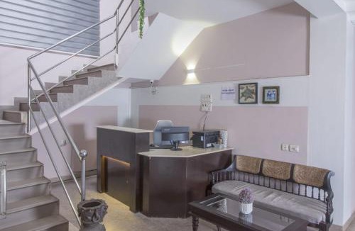 Nullatanni Hotel | Mounts shelts