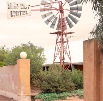 Coober Pedy Hotel | Mud Hut Motel