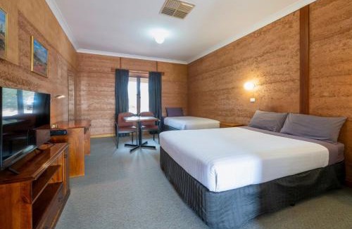Coober Pedy Hotel | Mud Hut Motel