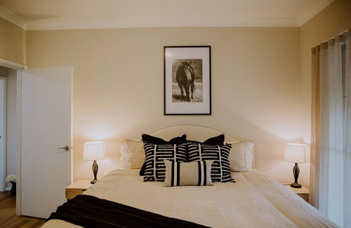 Wilbetree House | Mudgee - The Racetrack House - Gooree Farm Stays