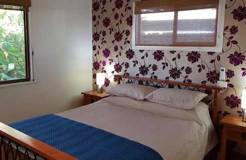 Mudjimba House | Mudjimba Beach House pets allowed inside & walk to surf beach