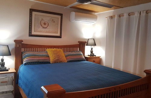 Mudjimba Cottage | Mudjimba Cottage - pets allowed inside & 300 m to the beach