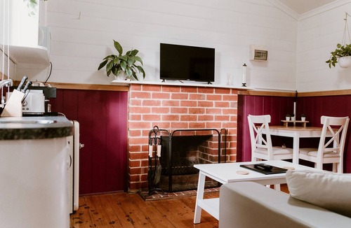 The Patch House | Mulberry Cottage - with spa and fireplace