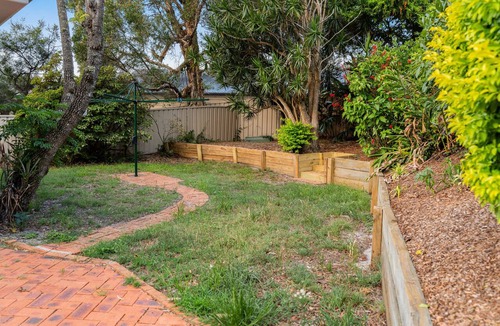 Corlette House | Mulloway Pet-Friendly Getaway