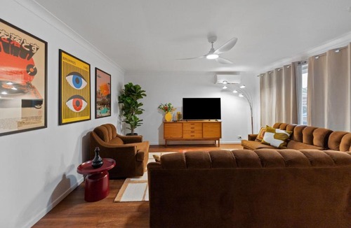 Corlette House | Mulloway Pet-Friendly Getaway