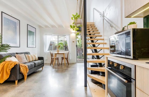 Mullumbimby House | Mullum Haven 3 - Central & Stylish Townhouse