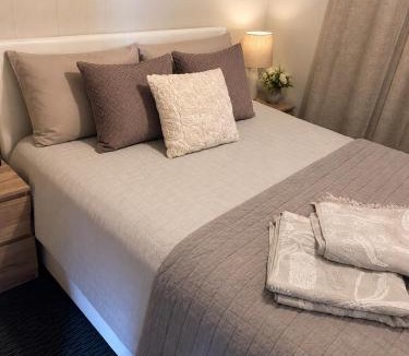 Murray Bridge Apartment | Murray Bridge Riverview cabin