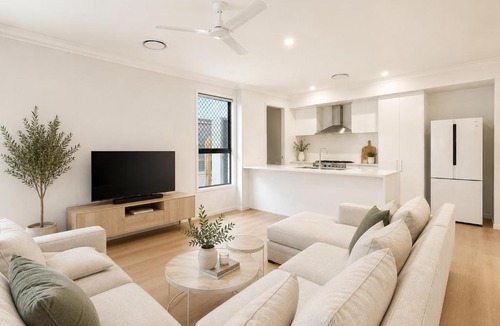 Murrumba Downs House | Murrumba Manor Elegant Family Escape