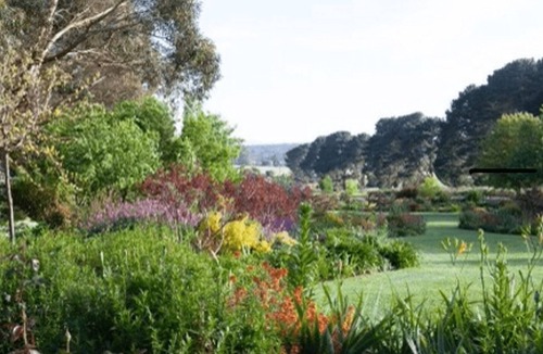 Musk Cottage | Musk Manor Cottage- gorgeous country escape set amongst beautiful gardens