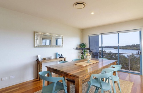 Tea Gardens House | Myall River Magic - well-appointed townhouse overlooking the Myall River