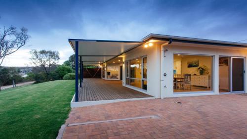 Lake Wangary House | Mykonos - Outstanding Waterfront Property With Pontoon and Fabulous Bay Views