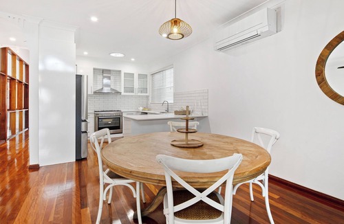 Bardon House | Myriams Cottage Pool house in Bardon executive private gorgeous bathroom