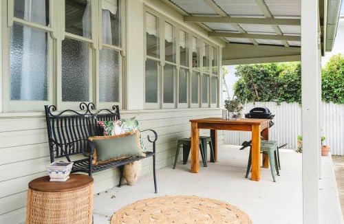 Wagga Wagga House | Myrtle on Kincaid - Pet Friendly Close to CBD