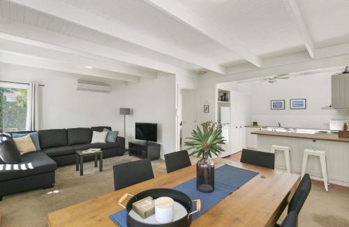 Anglesea House | Mysa Anglesea Sleeps 6 WiFi SmartTV Cafes Shops