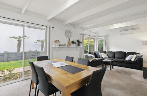 Anglesea House | Mysa Anglesea Sleeps 6 WiFi SmartTV Cafes Shops