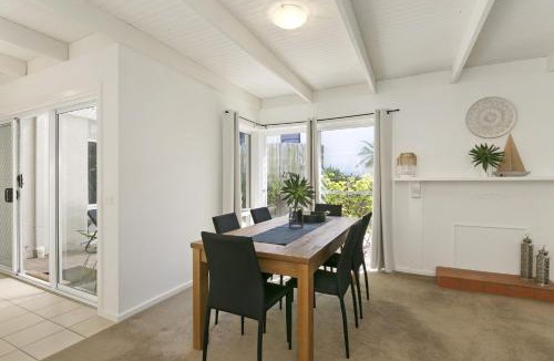 Anglesea House | Mysa Anglesea Sleeps 6 WiFi SmartTV Cafes Shops