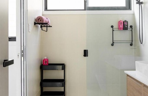 Mandurah House | N1 Peaceful Haven Private Room with Ensuite