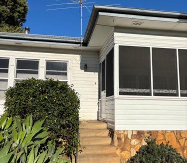 Narrabri House | Namoi Dreaming Spacious parkview residence