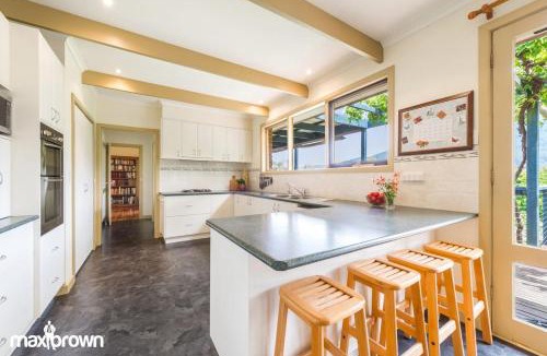 East Warburton House | Natural Sound - East Warburton 4B Getaway