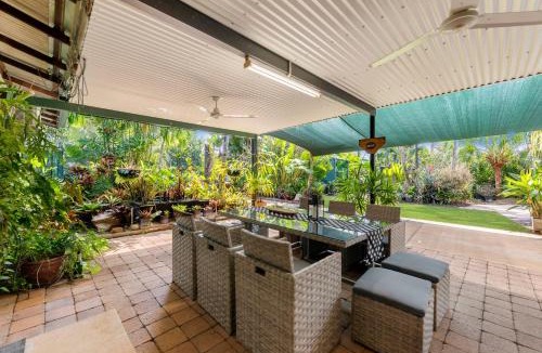 Leanyer Apartment | Nature's Nest - Pool - SPA - Outdoor Kitchen and Dining