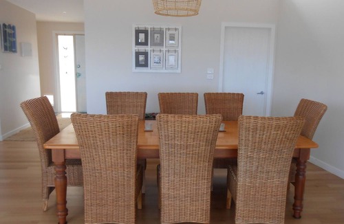 Killiecrankie House | Nautilus 2 has elegant coastal interiors and a breathtaking view.