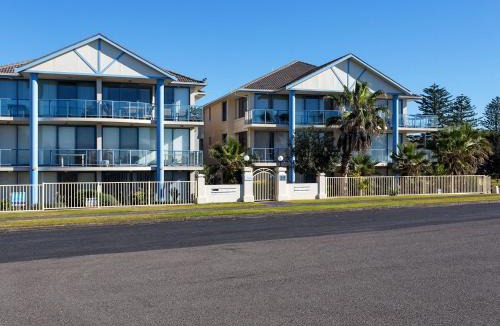 Hawks Nest House | Nautilus 6 Beach Front Bliss