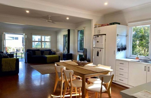 Bendalong House | Nautilus ~ Coastal classic near the beach!