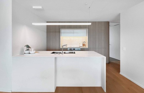 Shell Cove Apartment | Nautilus View - Luxury Marina Getaway