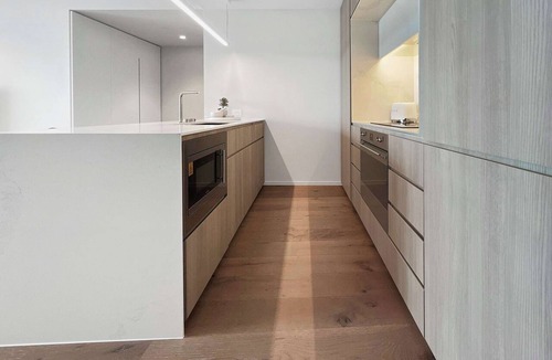 Shell Cove Apartment | Nautilus View - Luxury Marina Getaway