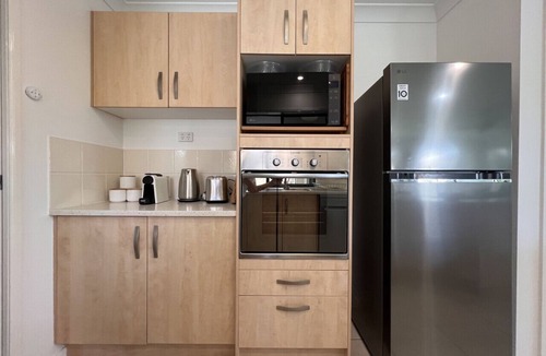 Mountain Creek House | Near Mooloolaba|Fenced Yard + 2 Living Areas |Pets