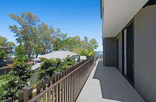 Bongaree Apartment | Near new, absolute beachfront apartment with views of Redcliff and Brisbane.