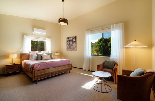Bright Hotel | Ned's Bright - Total Luxury