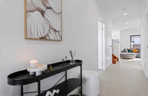 Calamvale House | Neiwand Retreat by Arvia Living