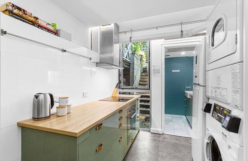 Perth Bed & Breakfast | Nest on Newcastle – E6