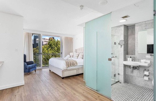 Perth Bed & Breakfast | Nest on Newcastle – N4