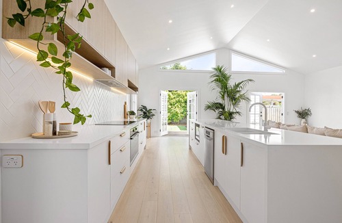 Rosebud House | NESTE on 5th - Beachside luxury in the heart of Rosebud