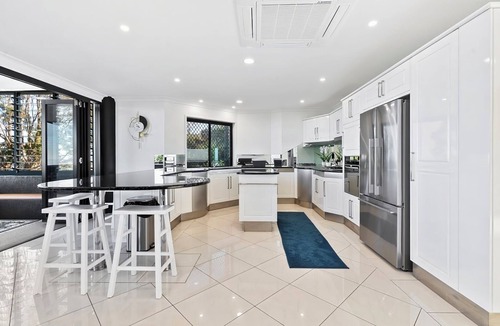 Capricorn Coast House | Nestled amidst the clouds, with Rockhampton Views