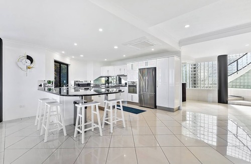 Capricorn Coast House | Nestled amidst the clouds, with Rockhampton Views