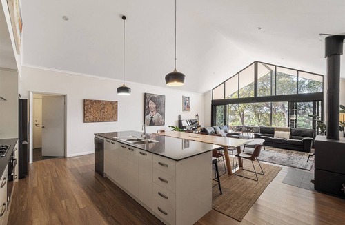 Wilyabrup House | Nestled amongst the leafy trees, Gum Nuts a very Australian styled simple but sophisticated property