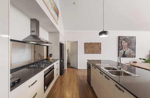 Wilyabrup House | Nestled amongst the leafy trees, Gum Nuts a very Australian styled simple but sophisticated property