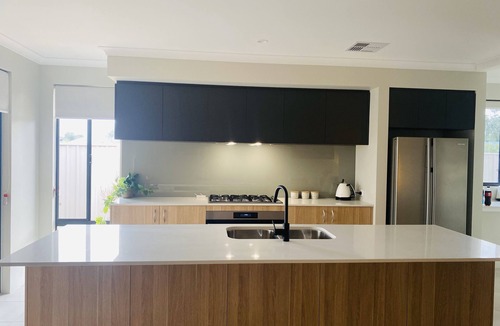 Geographe House | New 5 Bedroom Home 1km from the Beautiful Busselton Beaches