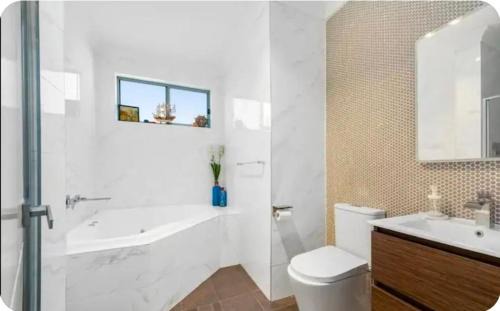 Marsden Park Villa | New 5 bedroom Single story house