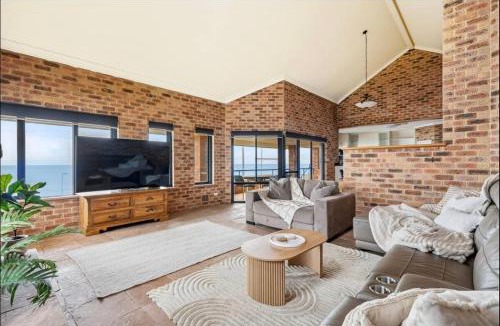 North Beach House | NEW! Beachfront Holiday Home